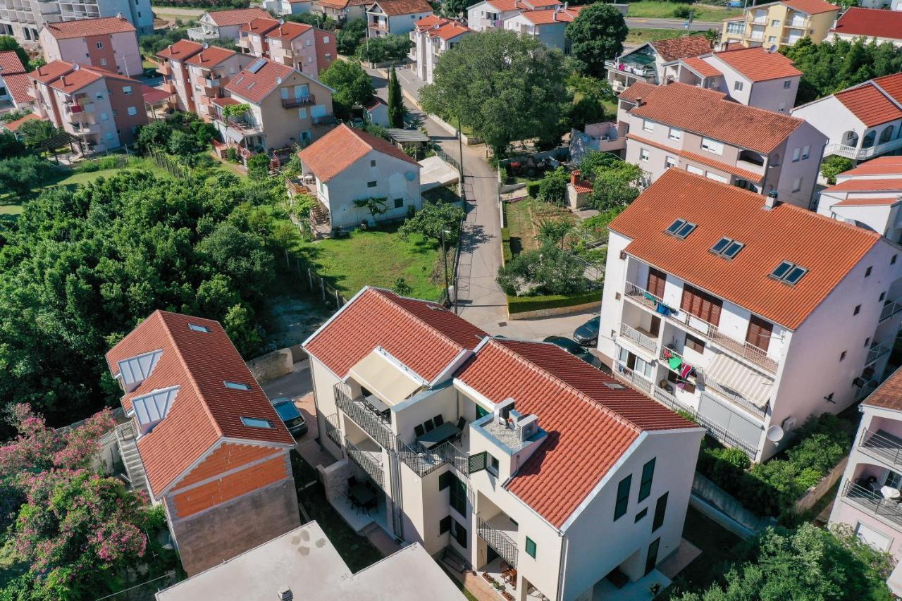 Apartments Mila Sveti Filip i Jakov Luaran gambar