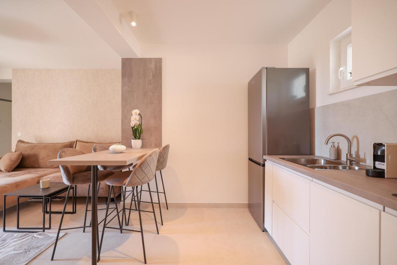 Apartments Mila Sveti Filip i Jakov Luaran gambar