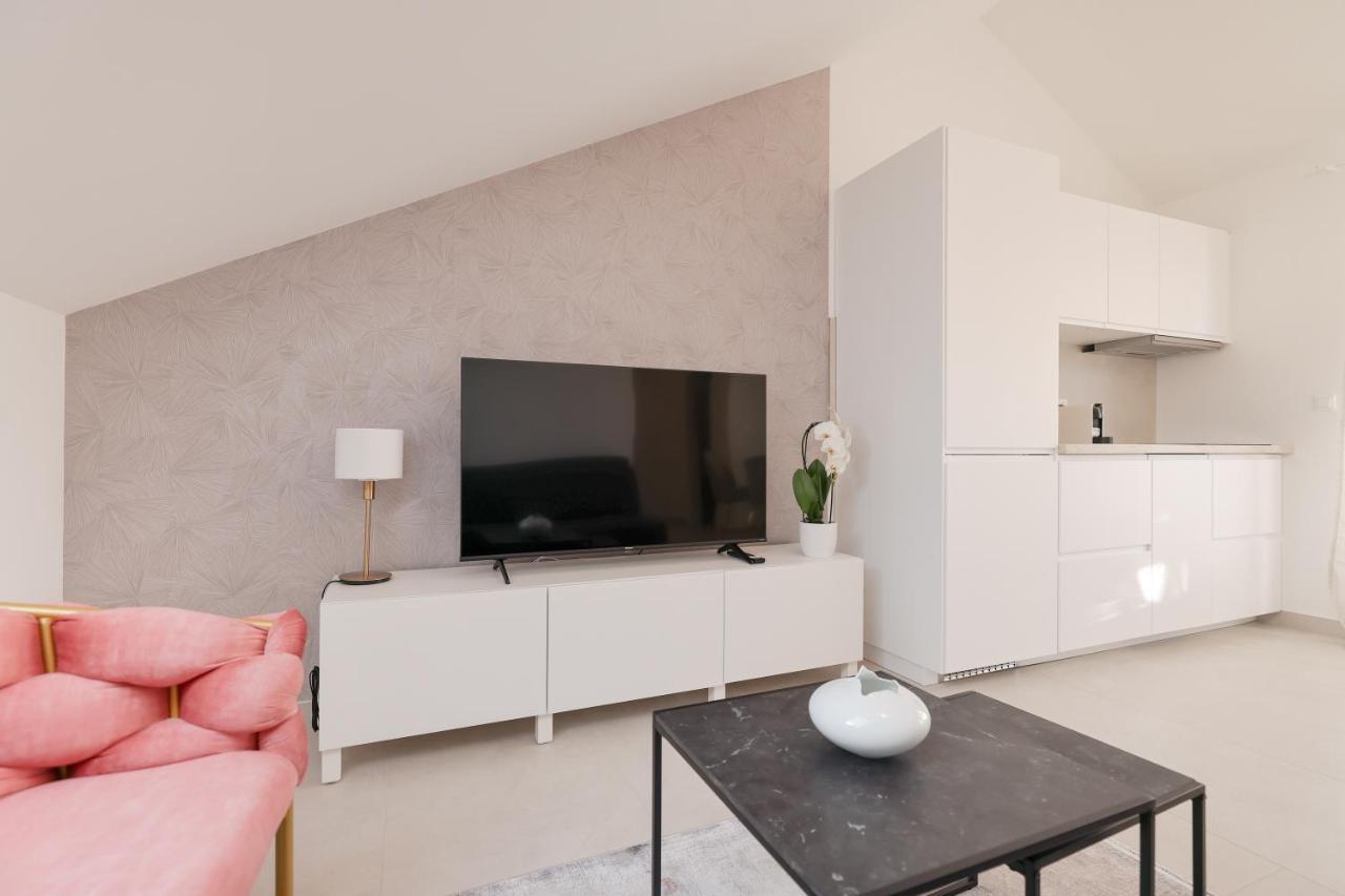Apartments Mila Sveti Filip i Jakov Luaran gambar