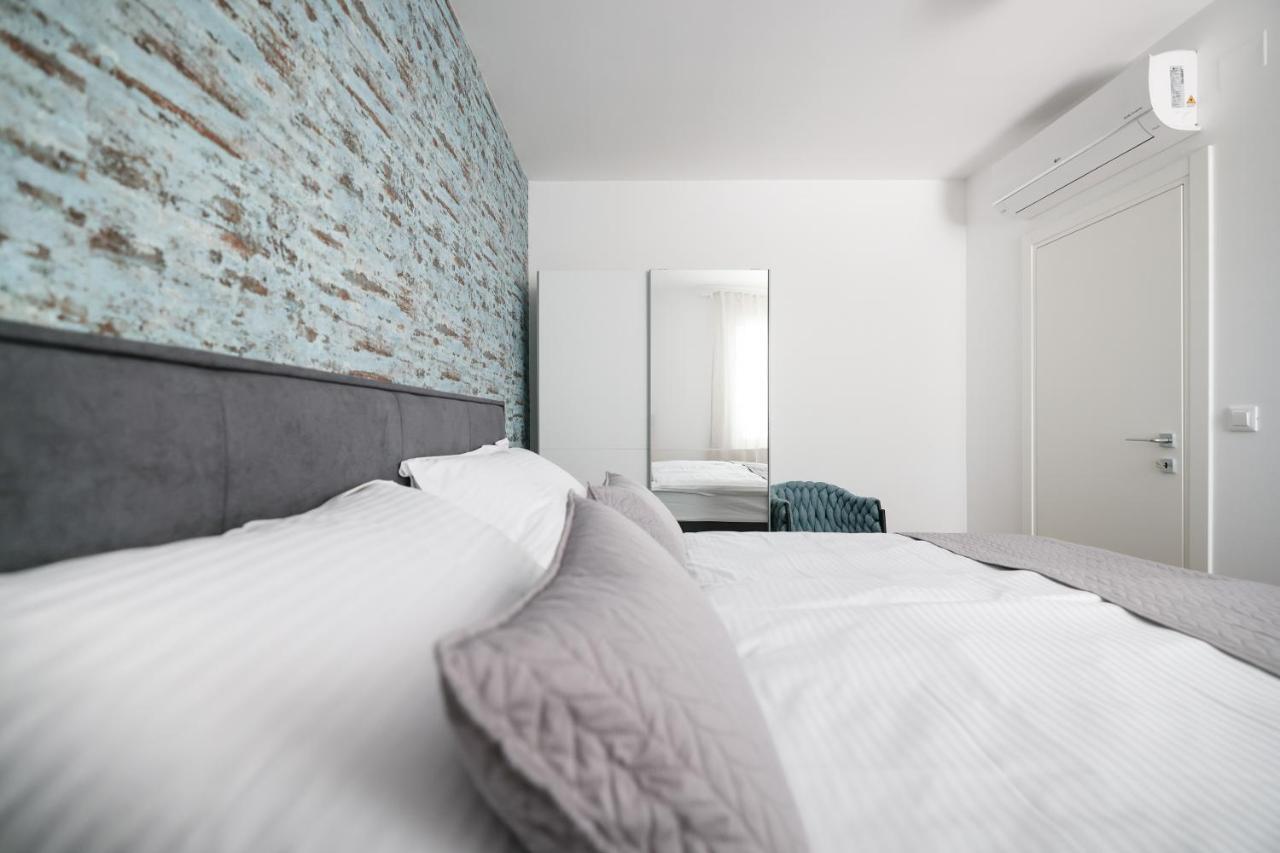 Apartments Mila Sveti Filip i Jakov Luaran gambar