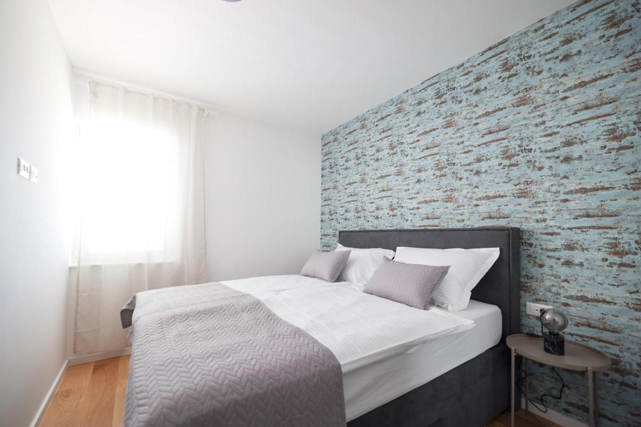 Apartments Mila Sveti Filip i Jakov Luaran gambar