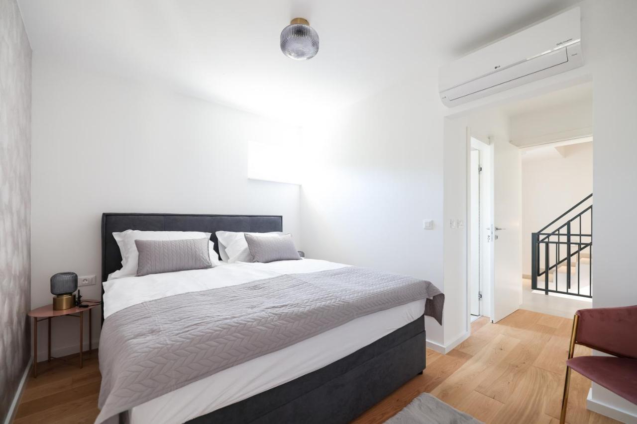 Apartments Mila Sveti Filip i Jakov Luaran gambar
