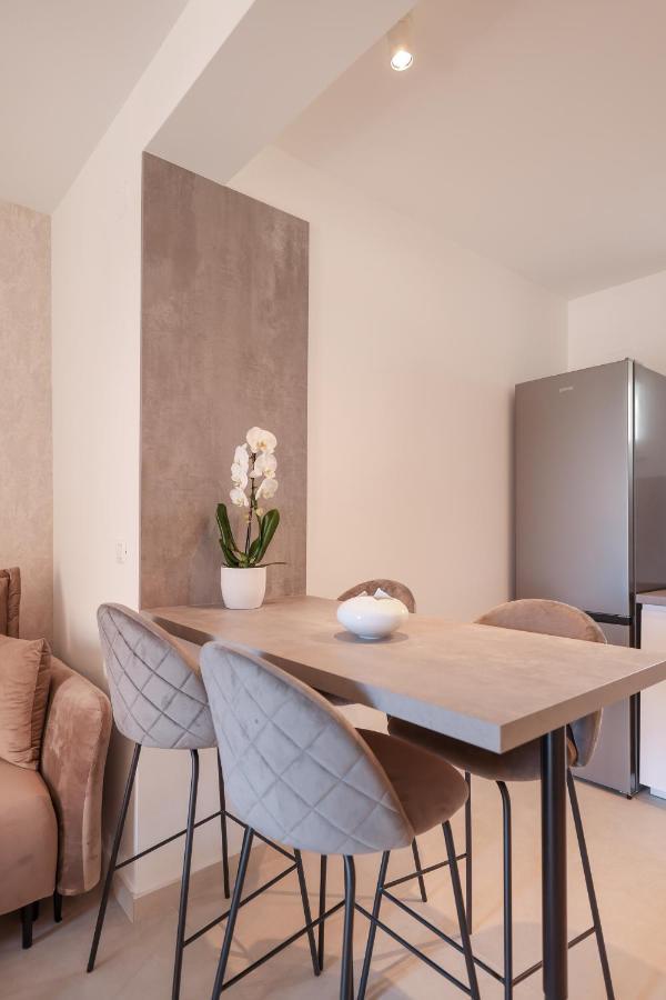 Apartments Mila Sveti Filip i Jakov Luaran gambar